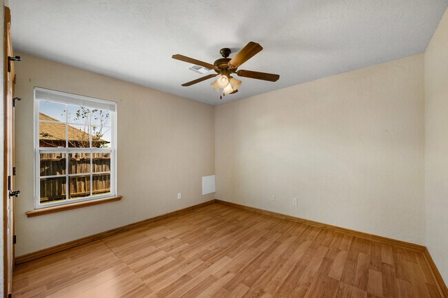 Building Photo - 1202 Hershel Dr