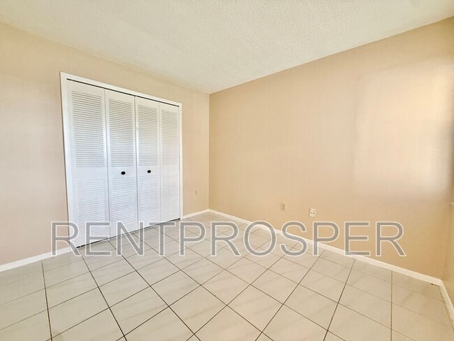 Building Photo - 3604 Spring Land Dr