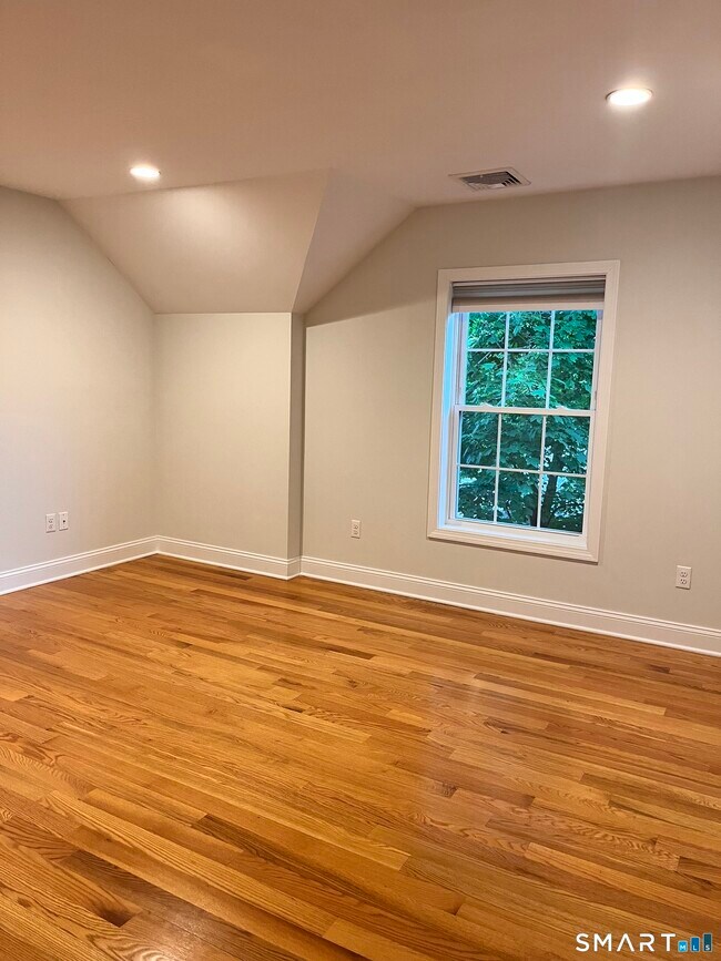 Building Photo - 20 3rd St