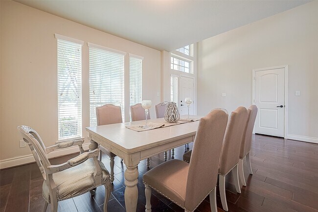 Building Photo - 14113 Timber Bluff Dr