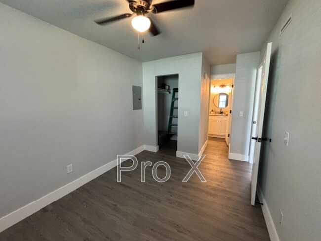 Building Photo - 309 Park St