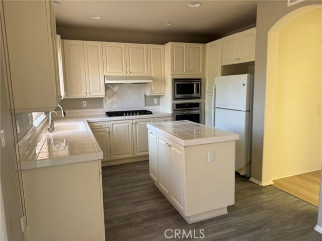 Building Photo - 15 Riva Dr