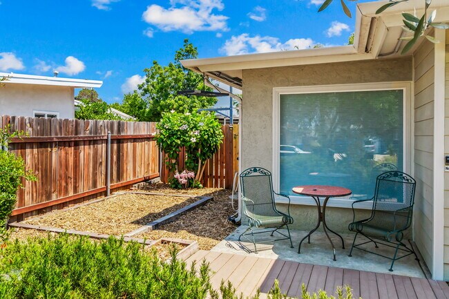 Building Photo - 6265 Romo St