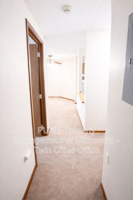 Building Photo - 221 Grand Ave W