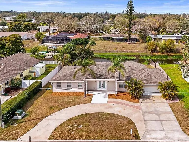 Building Photo - 2232 River Ridge Dr