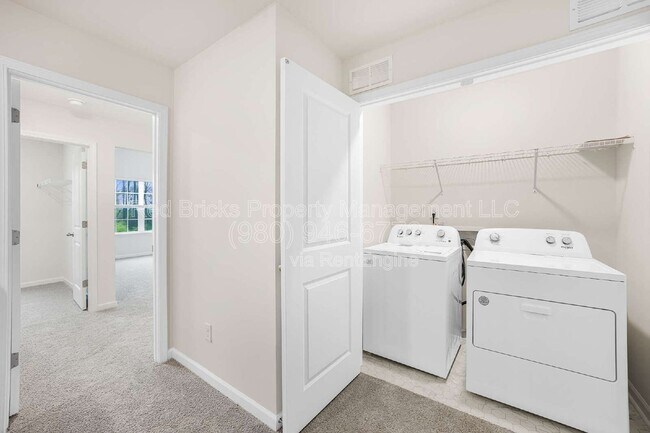 Building Photo - 9128 Lowfalls Ln
