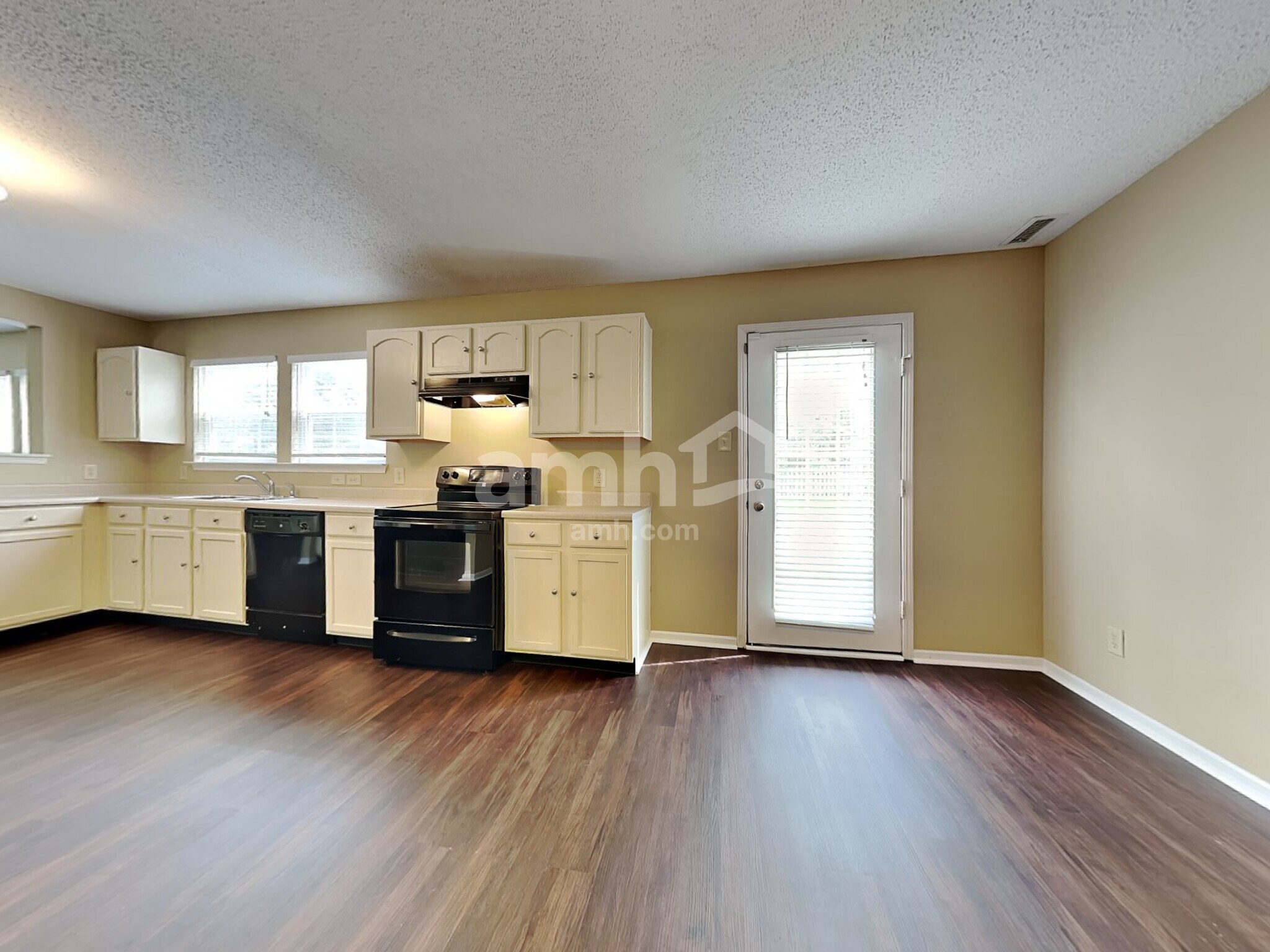 Building Photo - 10215 Noble Ct