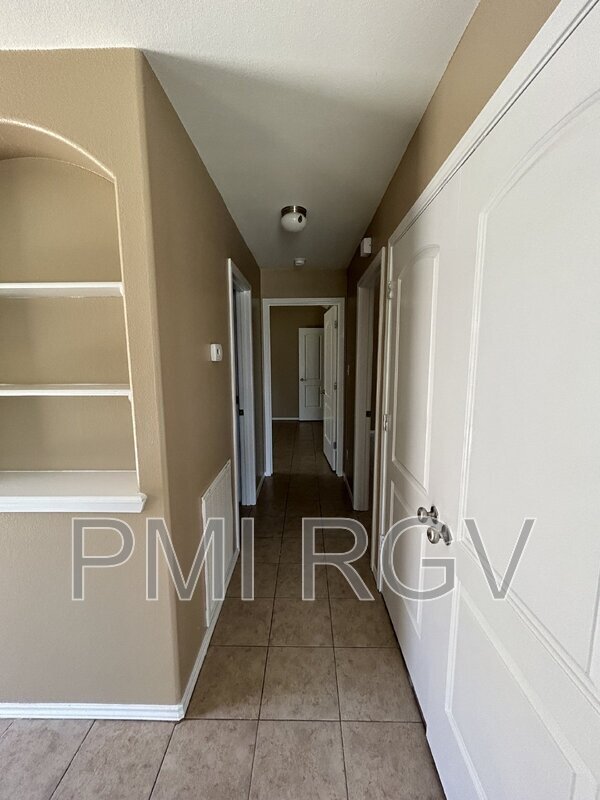 Building Photo - 200 W Amy Dr