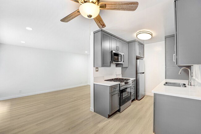 Building Photo - 844 5th St