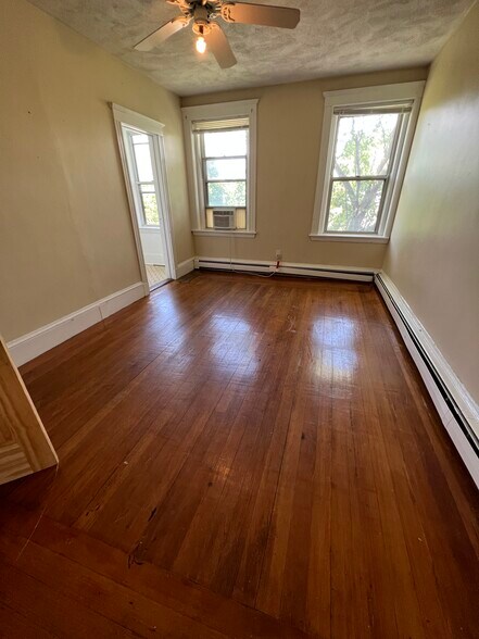 Building Photo - 252 Aspinwall Ave