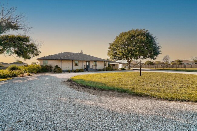 Building Photo - 800 Co Rd 117