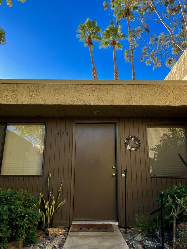 Building Photo - AVAILABLE NOW! BEAUTIFUL 3 Bed 2 Bath COND...