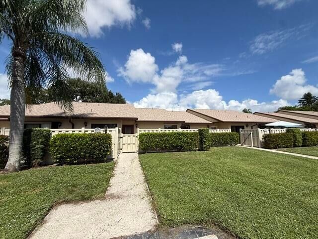 Building Photo - 1028 Green Pine Blvd
