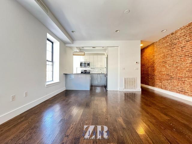 Building Photo - 4 bedroom in Brooklyn NY 11226