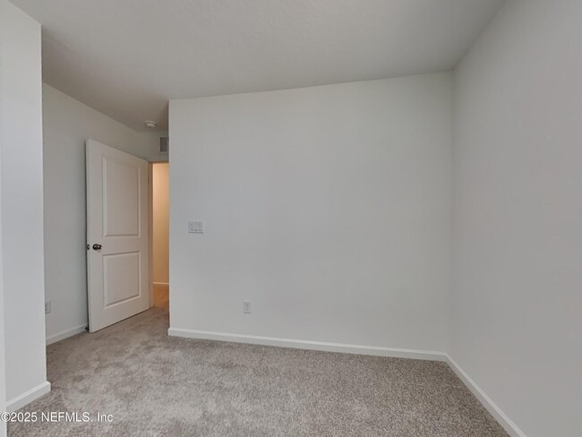 Building Photo - 582 Holly Lks Dr