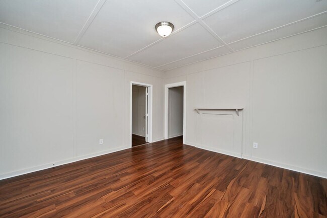 Building Photo - ? Adorable Bungalow Home in Highly Desirab...