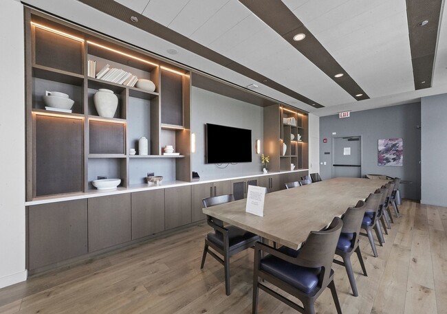 Building Photo - 211 N Harbor Dr