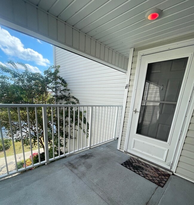 Building Photo - 2266 Huntingdon Dr