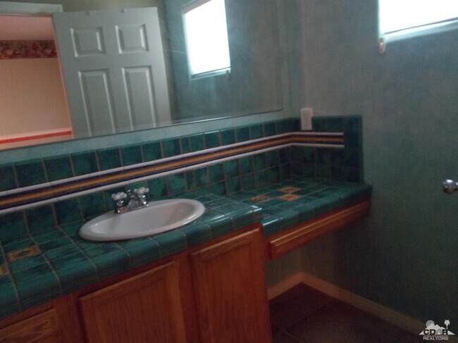 Building Photo - 9641 Vista Del Valle