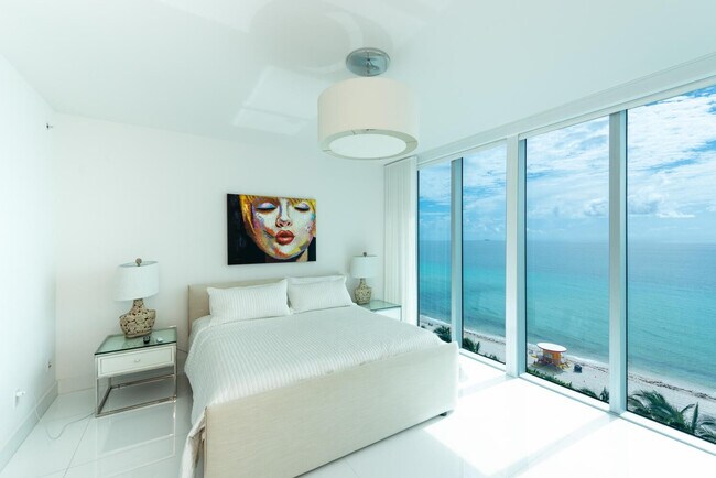 Building Photo - 6899 Collins Ave