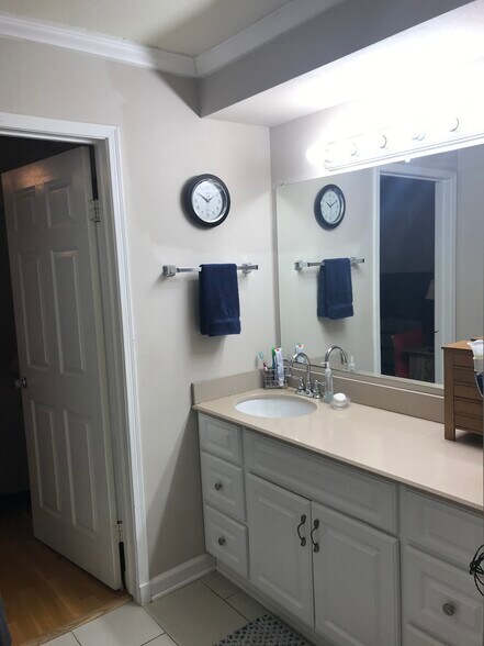Building Photo - 3307 Wyndham Cir