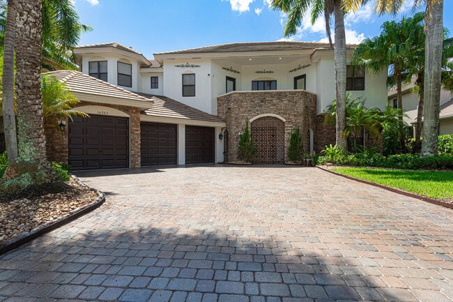 Primary Photo - 10703 Versailles Blvd
