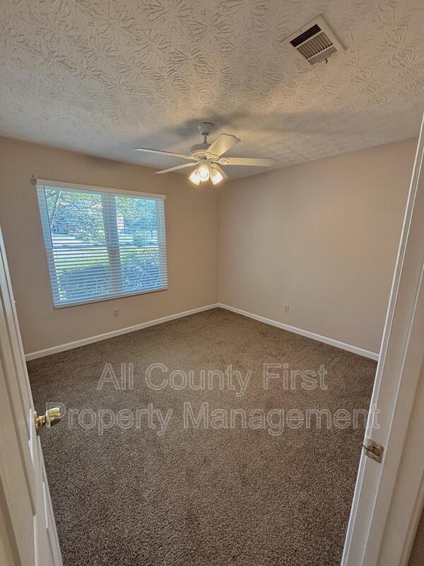 Building Photo - 2990 Rossburn Ct