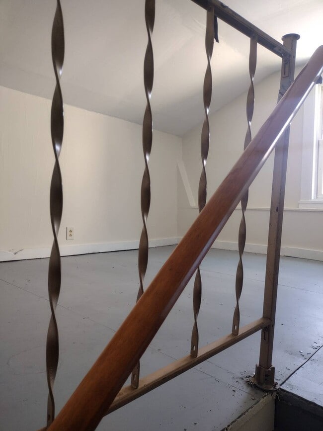 Building Photo - 249 S Peterboro St