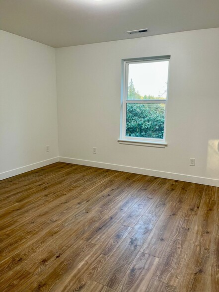 Building Photo - 5020 Maltby Rd