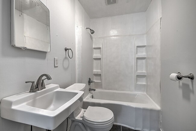 Building Photo - 109 Bettie St