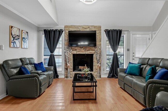 Building Photo - 6803 Lynngate Dr