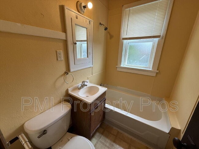 Building Photo - 2441 Dr. William Finlayson St