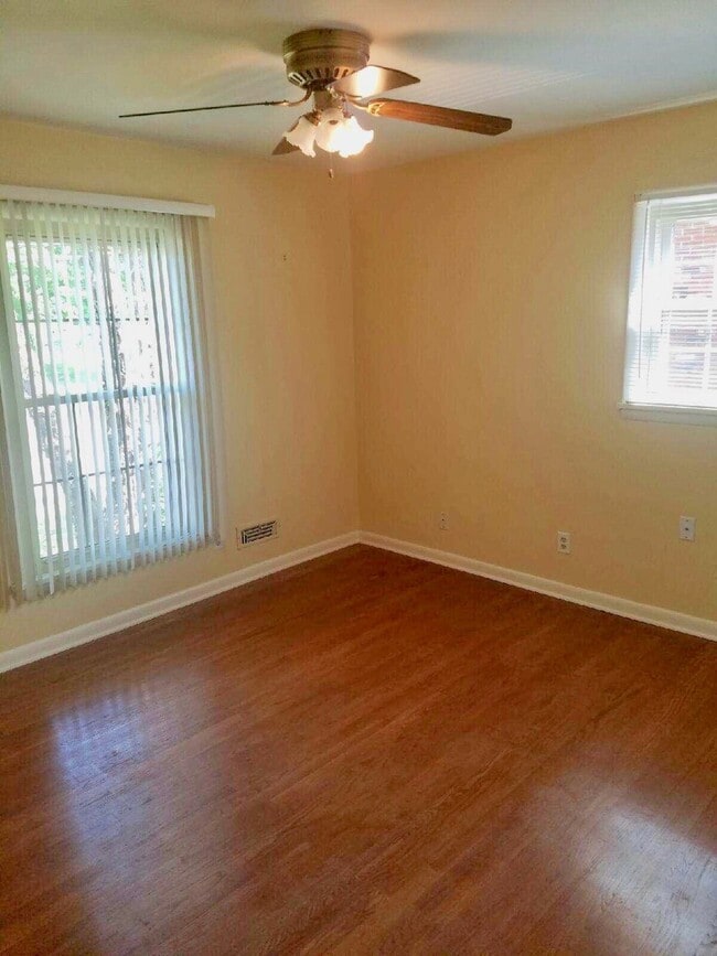 Building Photo - 3BR/1BA