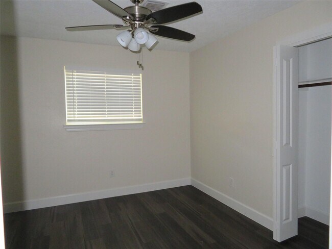 Building Photo - 11619 Bowlan Ln