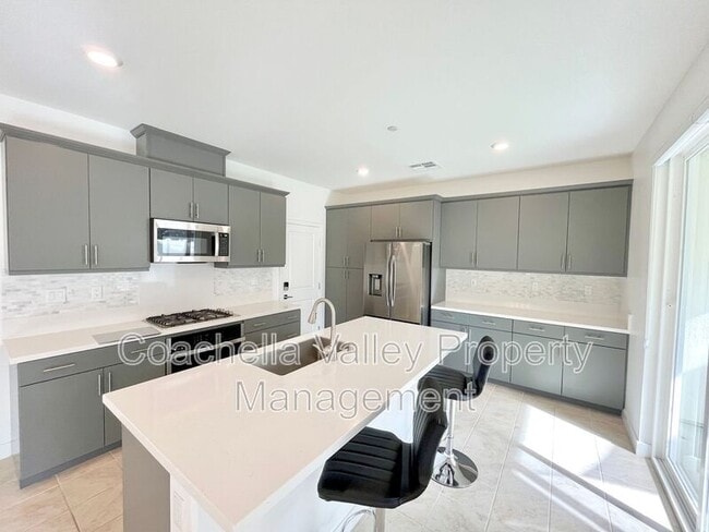 Building Photo - 76279 Cambridge Dr