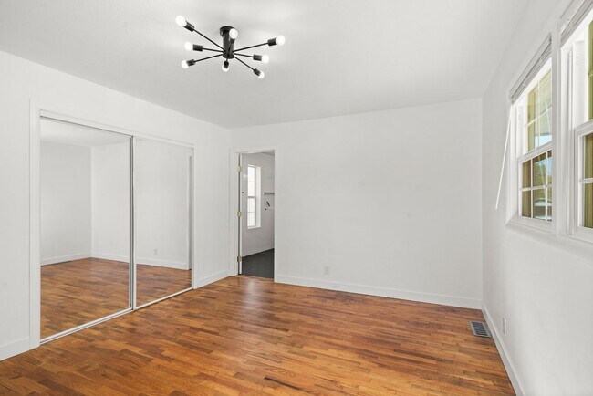 Building Photo - 560 N Keene Way Dr