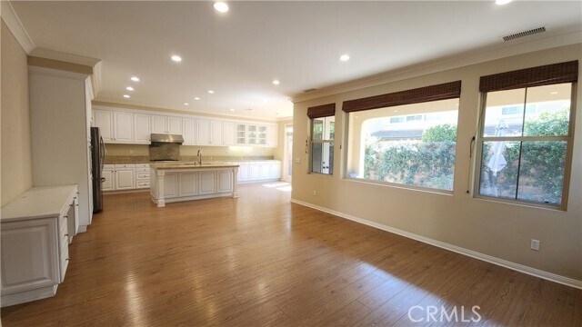 Building Photo - 32 Loquat