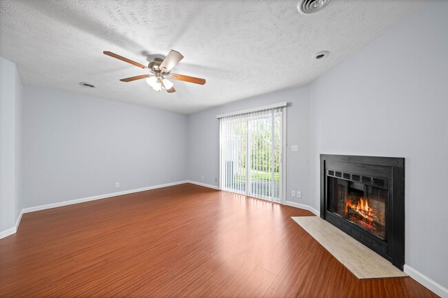 Building Photo - 2 Bedroom Condo For Rent Near Post!