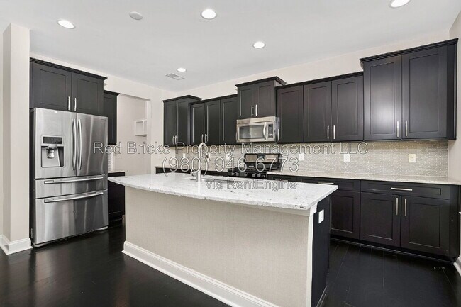 Building Photo - 127 Blossom Ridge Dr
