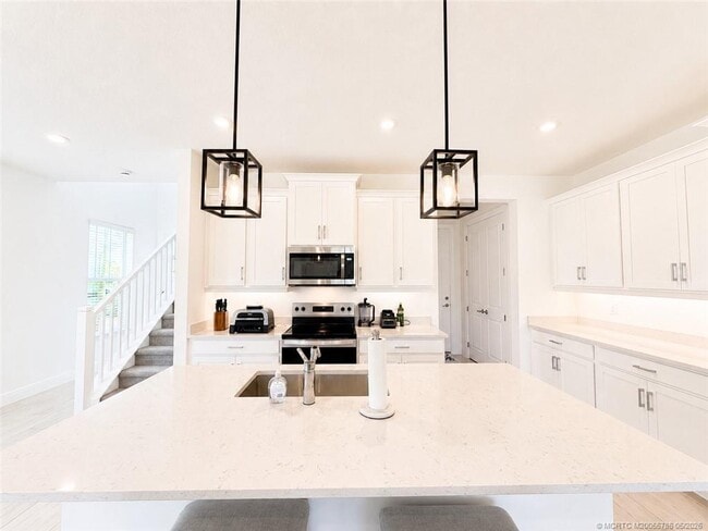 Building Photo - 3583 NW Solange Ct