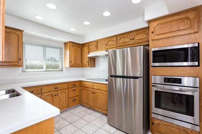 Building Photo - La Mesa Charmer with Mount Helix Views!