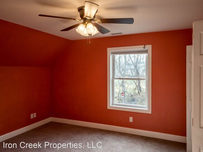Building Photo - 3 br, 2.5 bath House - 15 Iris Hill Drive