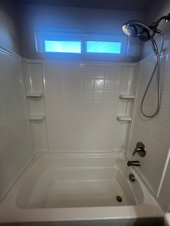 Building Photo - 3 Bedroom home in Candlewood Estates