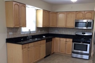 Building Photo - 18003 Greenview Terrace