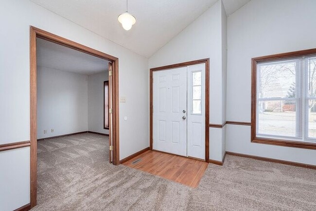 Building Photo - 3 Bedroom 2 Full Bath Ranch in Peaceful Geist Valley Estates