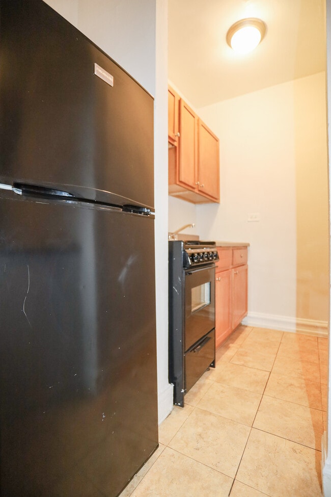 Building Photo - 5210 S Woodlawn Ave