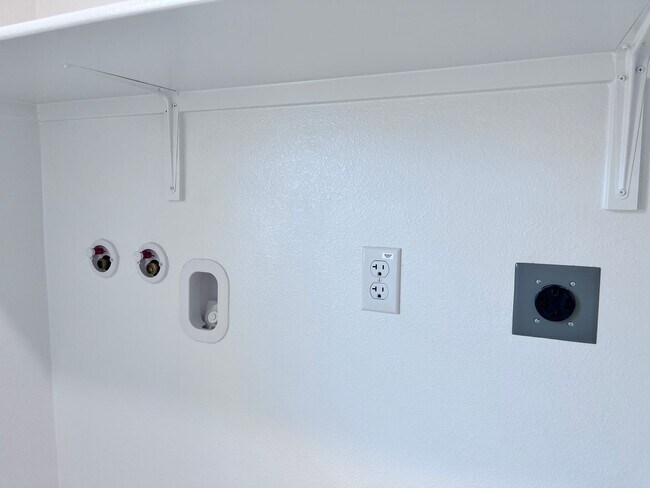 Building Photo - ***NEW BUILD IN LOMA LINDA***