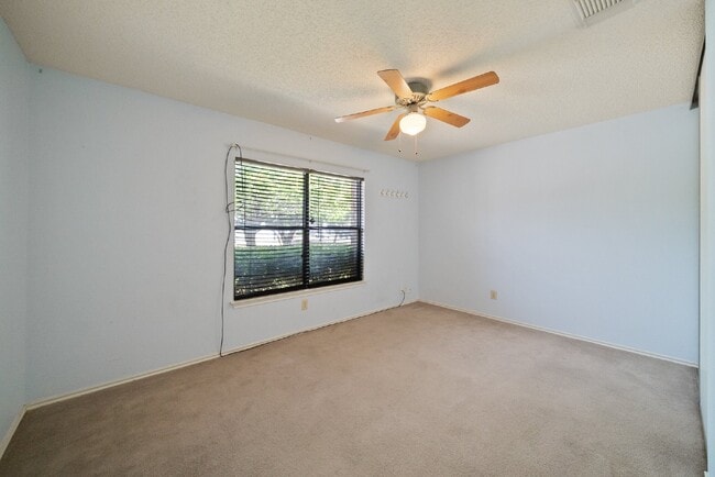 Building Photo - 5007 Shara Mist