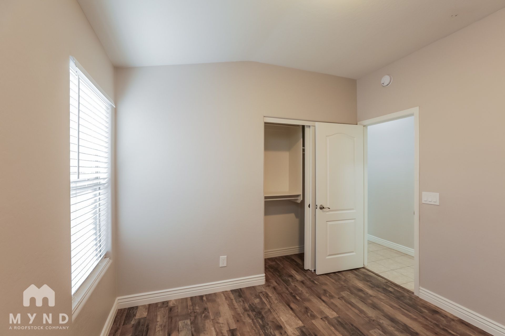 Building Photo - 5527 W Southgate Ave