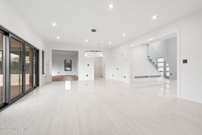 Building Photo - 459 Harnell Ave
